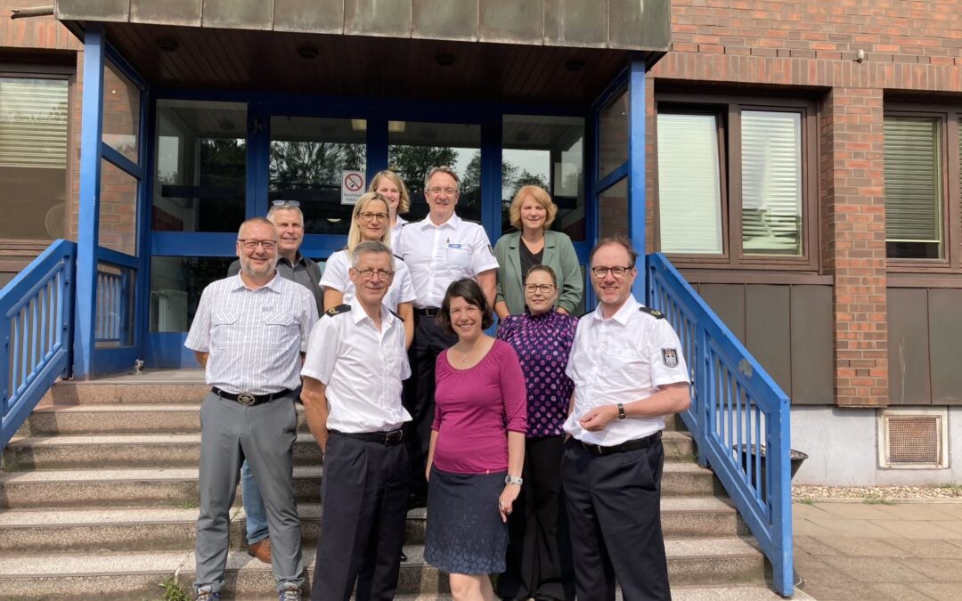 Zu Besuch beim Hauptzollamt im Hamburger Hafen